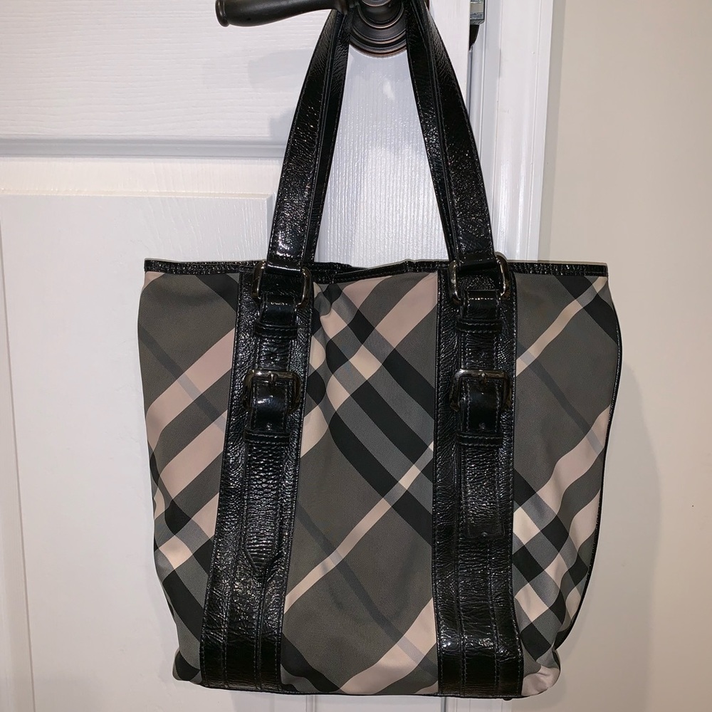 Burberry purse